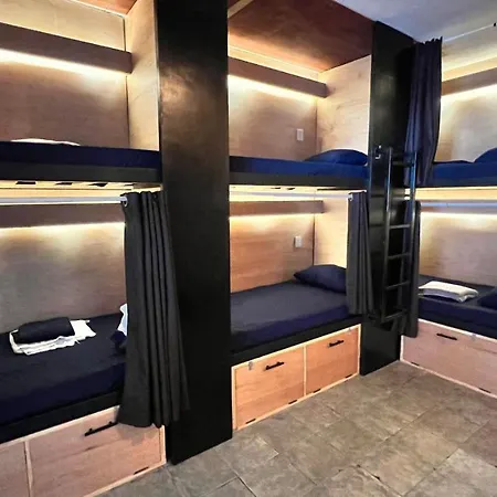 Jet'S Gay Youth Hostel-3